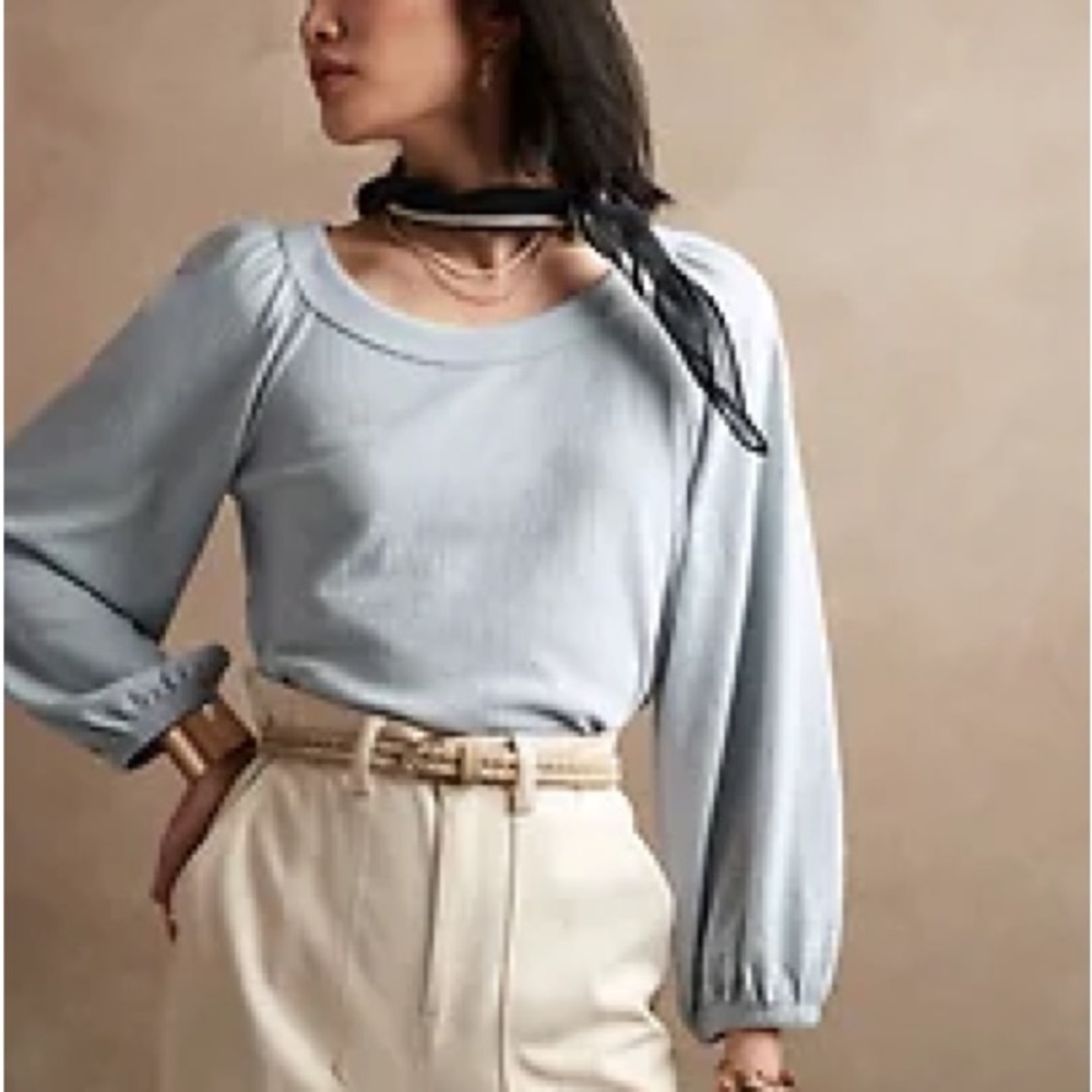 Light blue Banana Republic crepe blouse XS